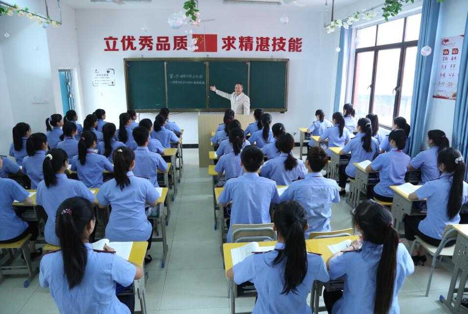 南昌向远轨道技术学校怎么报名？江西中专中职招生网